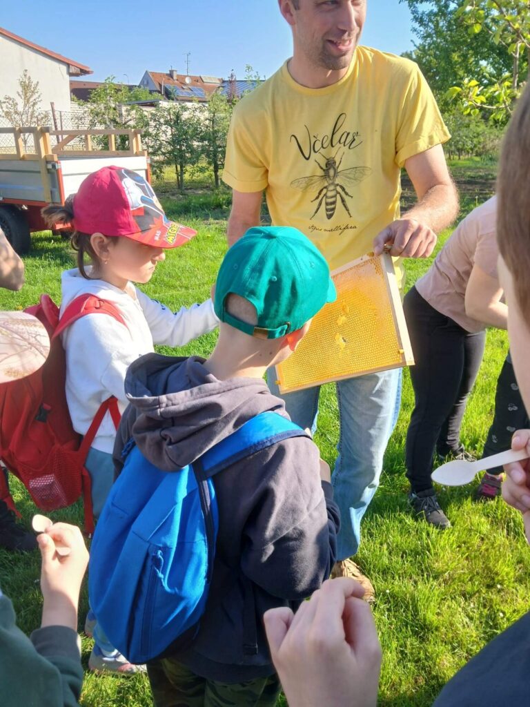 Na návštěvě u pana včelaře