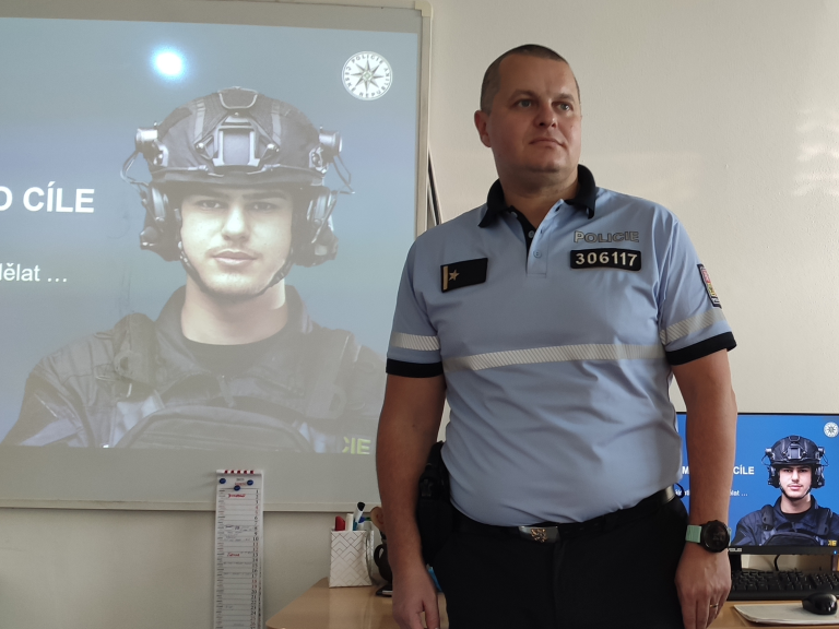 Zaměstnanci školy se školili v ochraně před ozbrojeným útočníkem