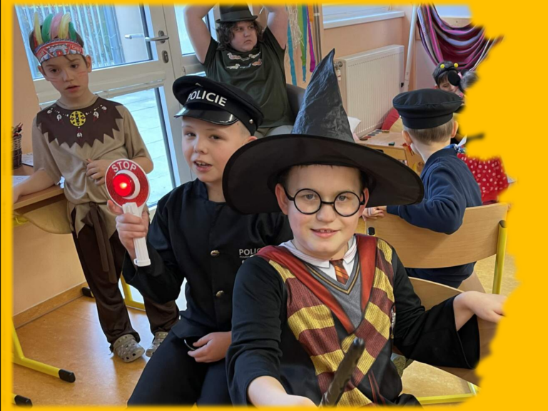 KARNEVALOVÝ REJ V DRUŽINĚ