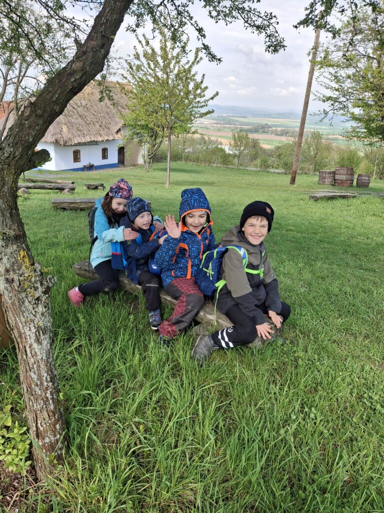 Den Země stylově: kopec, zvířata a křupavý chleba!